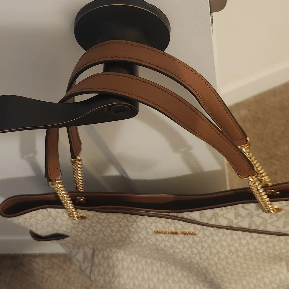 Micheal Kors Jet Set Large Signature Logo Shoulder Bag - Picture 2 of 4